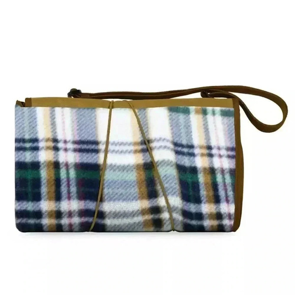 Winnie the Pooh Blanket Tote Outdoor Picnic Blanket - Picture 4 of 5